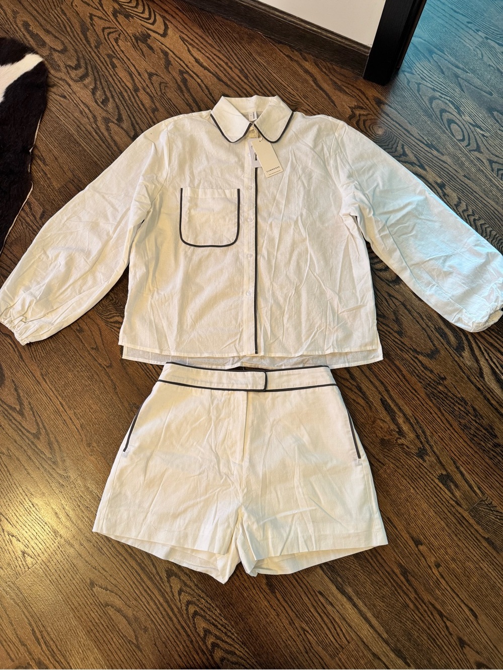 Commense Women's White Two-Piece Jacket & Short Set with Contrast Piping